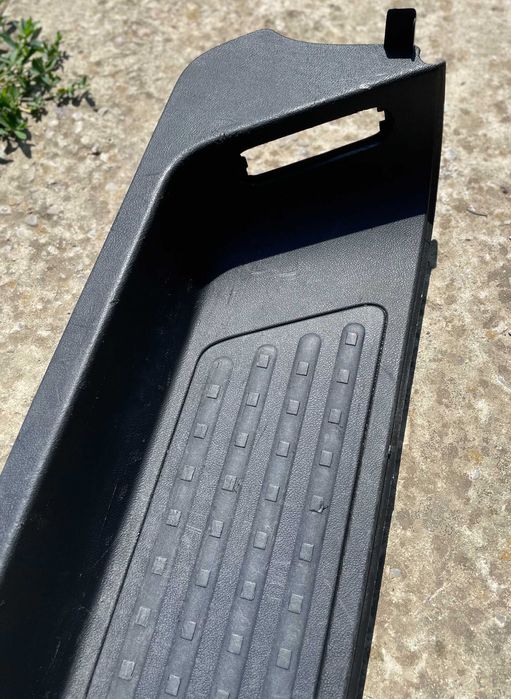 Insertie plastic treapta VW Multivan T6