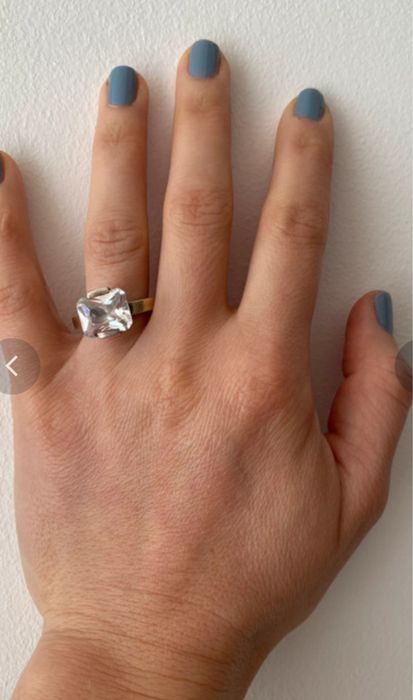 Inel argint 7gr, piatra zirconiu. Suflat cu aur pe partea superioara