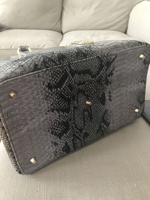 Vând poșeta silicon