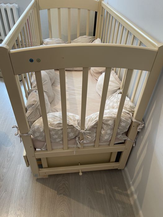 Продам. Детская кровать- манежка