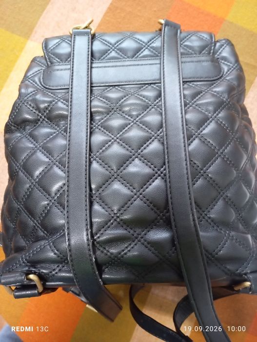 Дамска раница GUESS