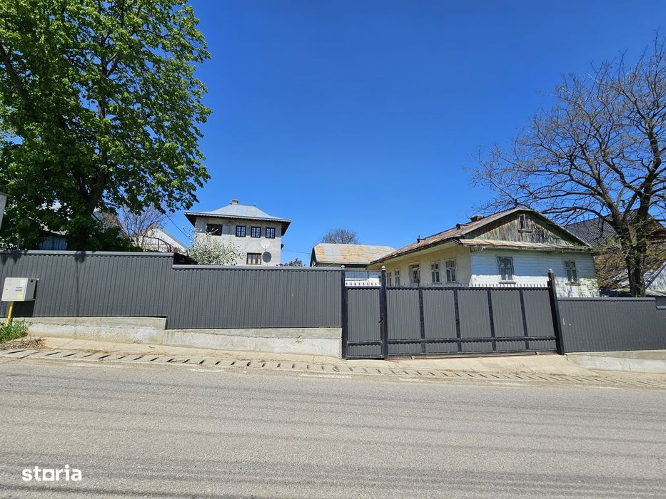 Casa cu 3 camere și teren de 2500 mp