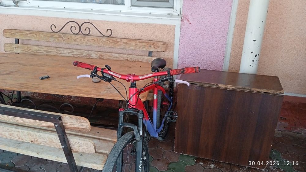 Продам велик  60к торг писать лс