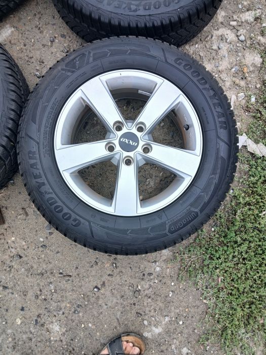 215/65/16 5x 114.3 Good Yaer Renault Dacia Hyundai