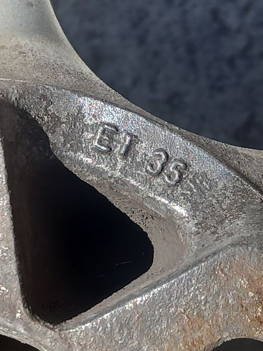 Джанти 5/112/16 ЕТ35 централен отвор 67,2 имат втулки за 57,1мм С гуми