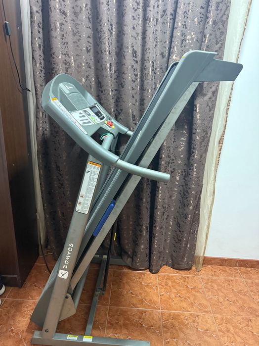 Bandă de alergare în stare excelentă