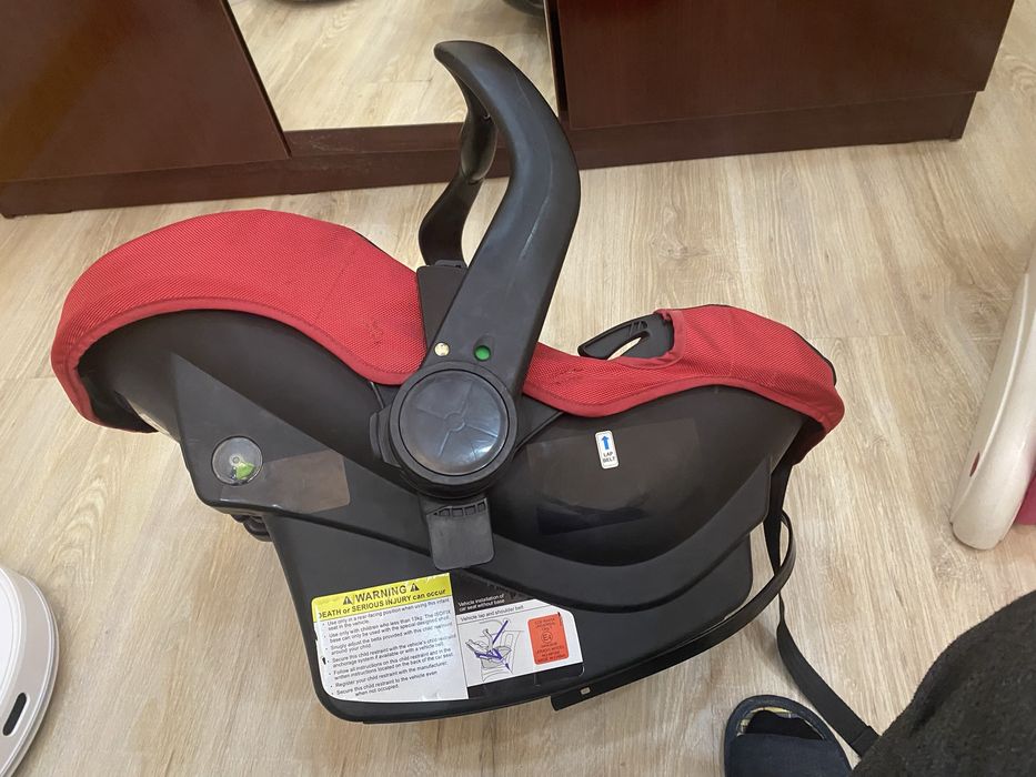 Ходунки , детский стол , детское автокресло , коляска .