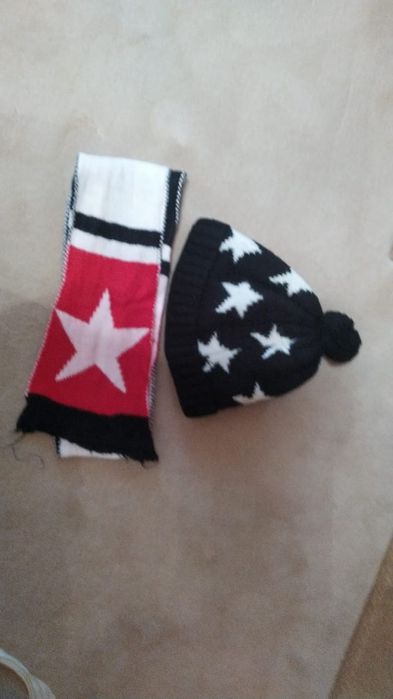 Шапочка  на подкладе и шарфик