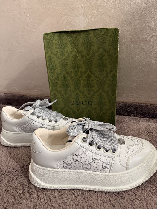 Бели обувки Gucci