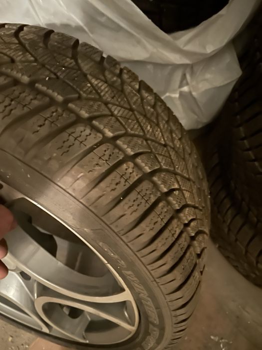Продам зимние шины в комплекте с дисками