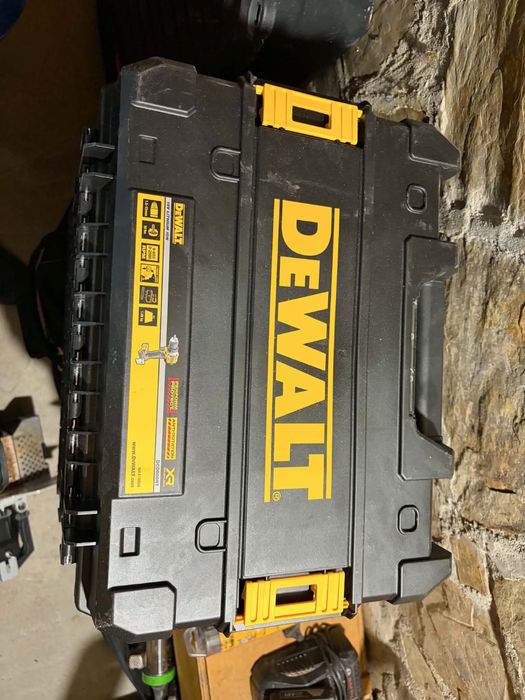 Куфари за инструменти DEWALT XR TSTAK