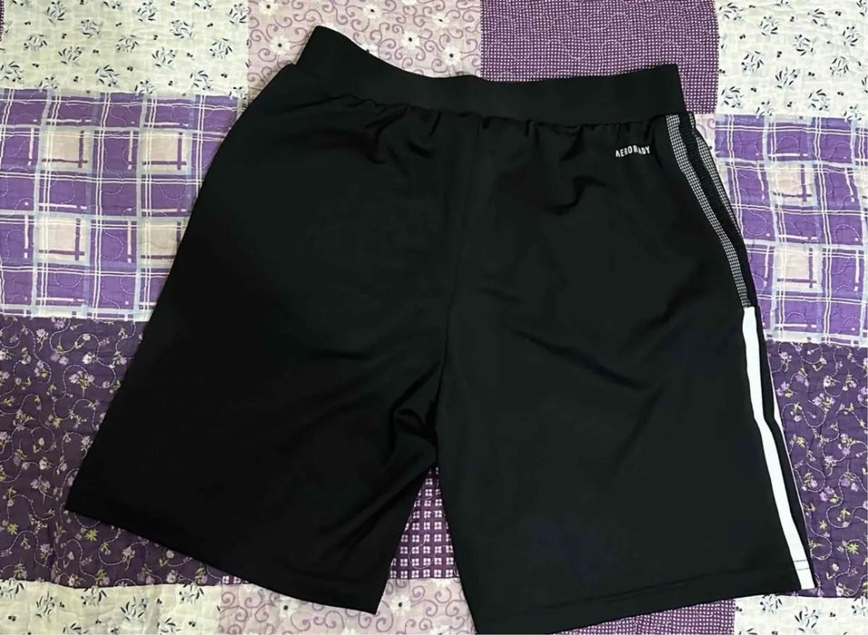 Продам шорты adidas