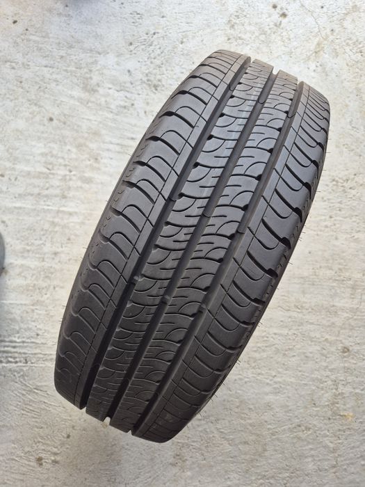 O bucată 205/65 R16C vară - una Goodyear Vredestein Semperit