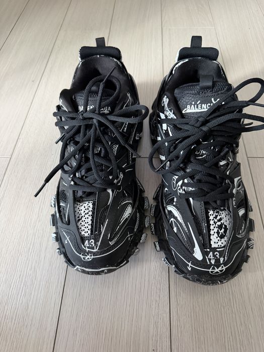 Balenciaga Track