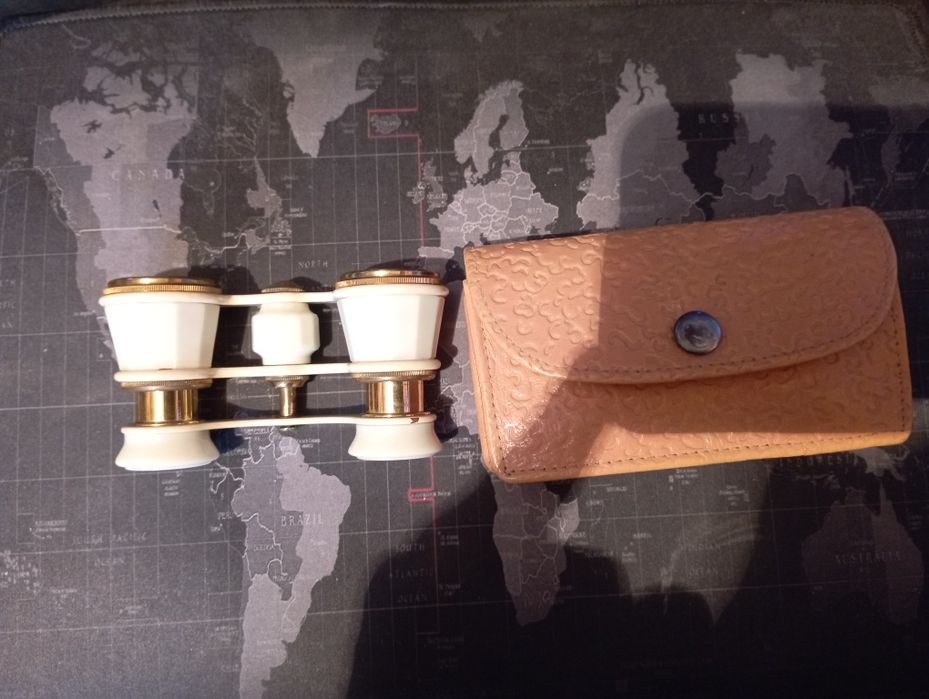 Бинокль театральный