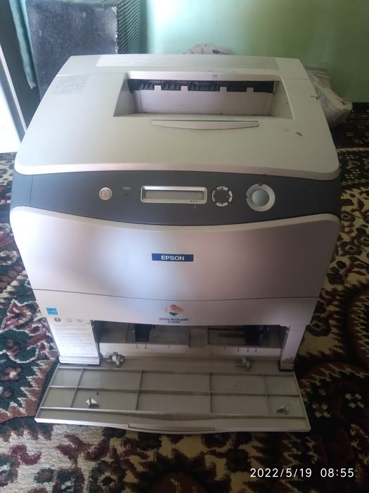 Lazernoy printer sotiladi