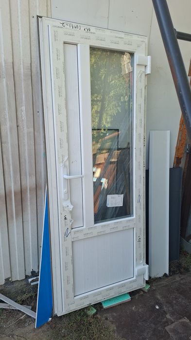 Продам дверь пластиковую 70-180см