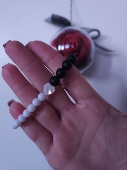 Дамска гривна с естествени камъни