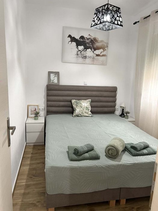 Дава се под наем Двустаен апартамент в Благоевград, Идеален център - 40 кв.м за 59.67 € - Снимка #1