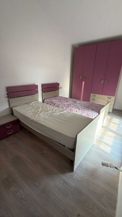 Mobila de camera de dormit stare ca nou