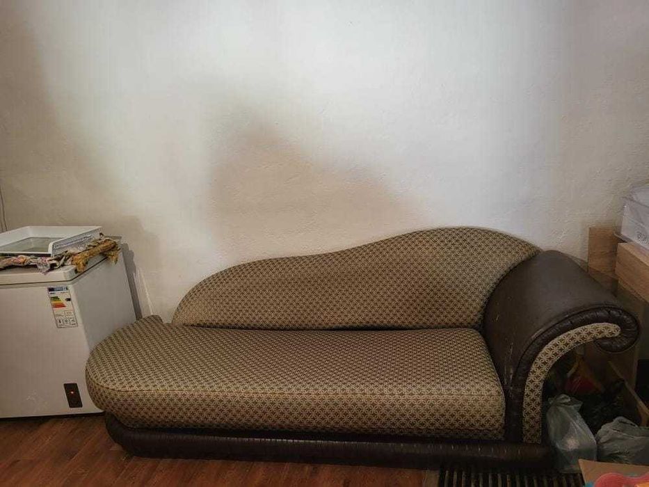 Большая диван-раскладушка, модем