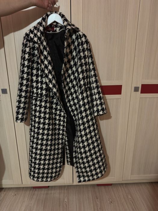 Пальто шерстяное бренда Manera