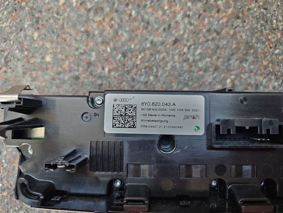Panou clima Audi A3 8Y in state buna 8Y0820043A