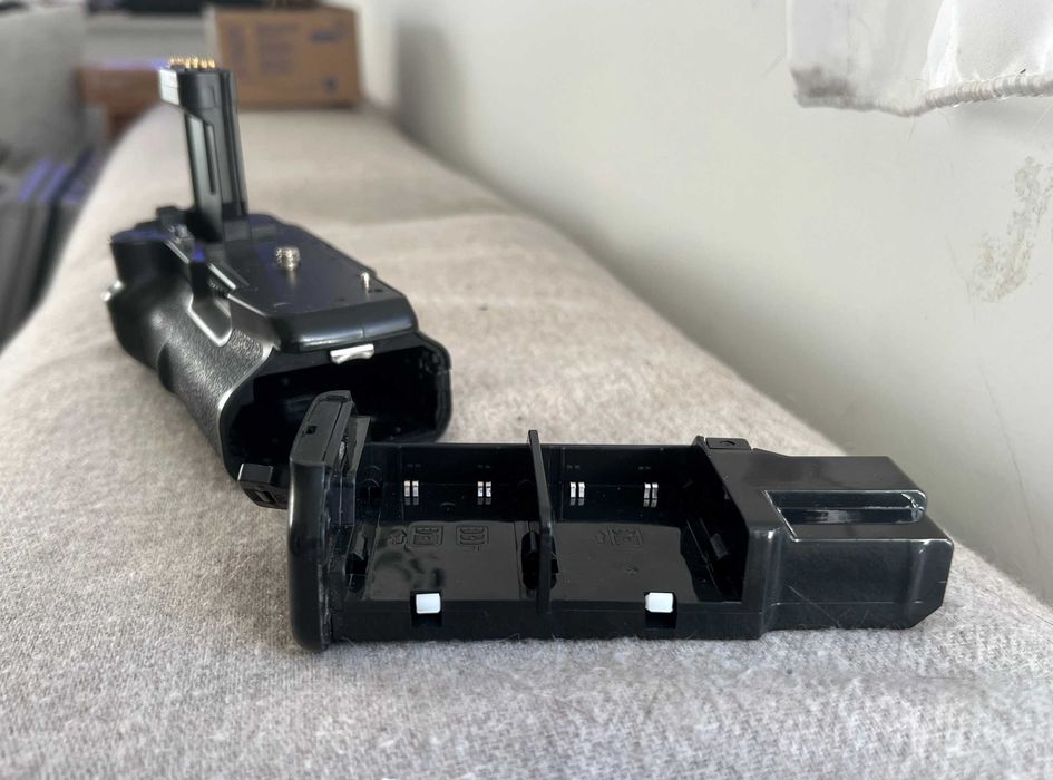 Grip Canon BP 400 battery pack pentru Canon EOS 300D DSLR