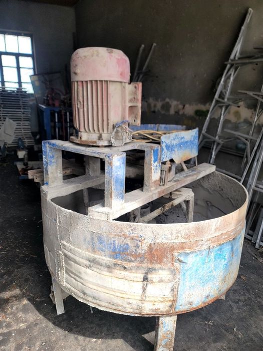Шлака блок апарат сотилади