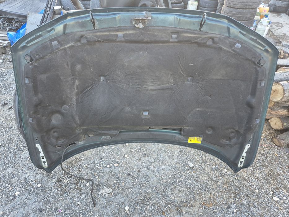 Оригинален преден капак за Волво В70 2001- 2006г