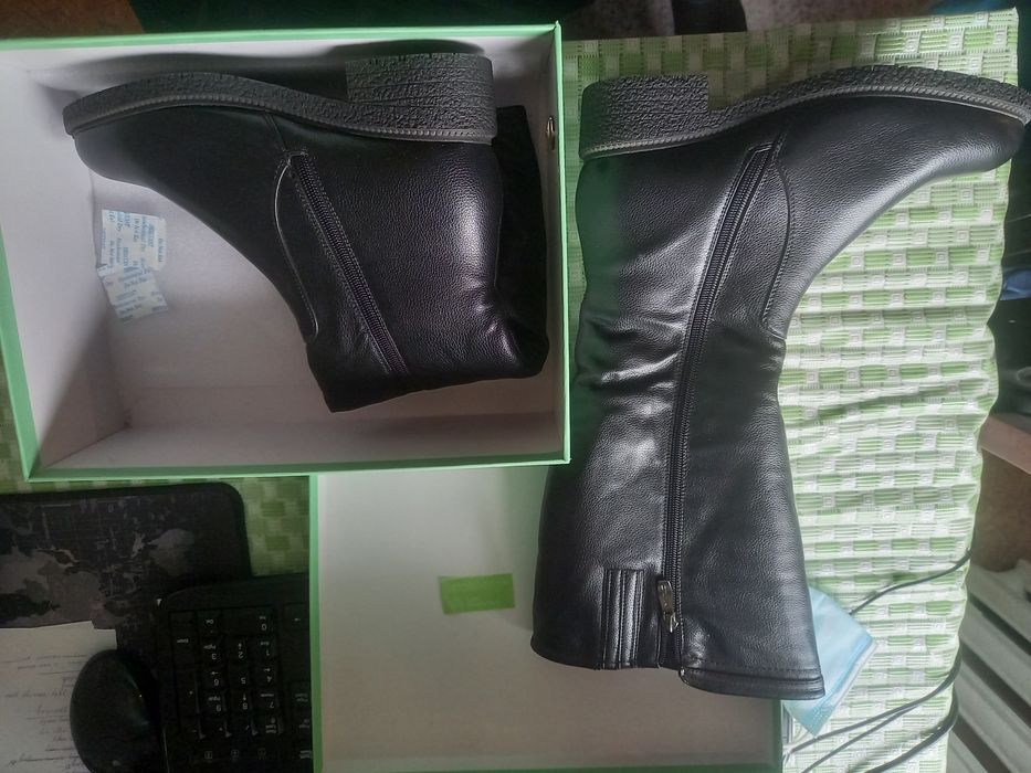 Қыстық аяқ-киім сатылады