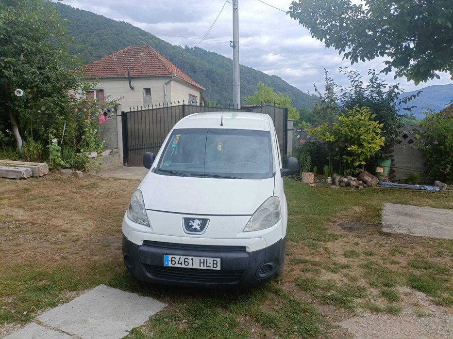 PEUGEOT Partner