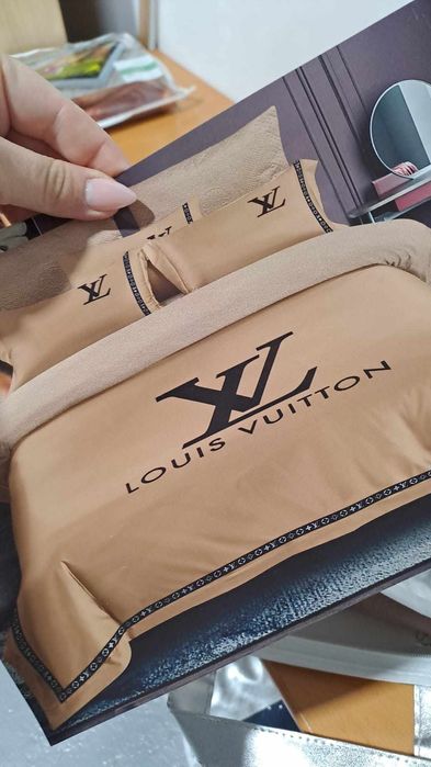 Disponibile în stoc