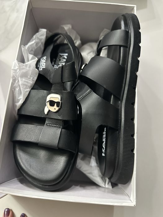 KARL LAGERFELD KIDS оригинални детски сандали нови 33 номер