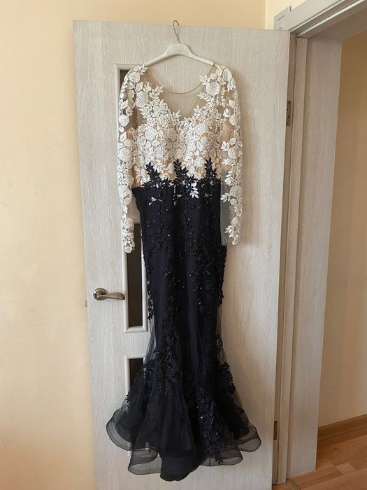 Платье вечернее шикарное