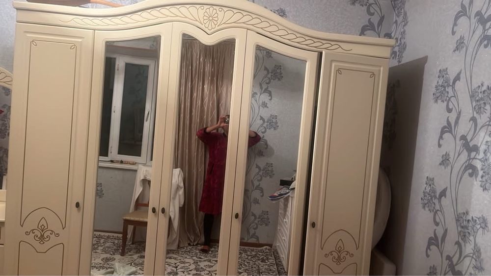 Спальный гарнитур