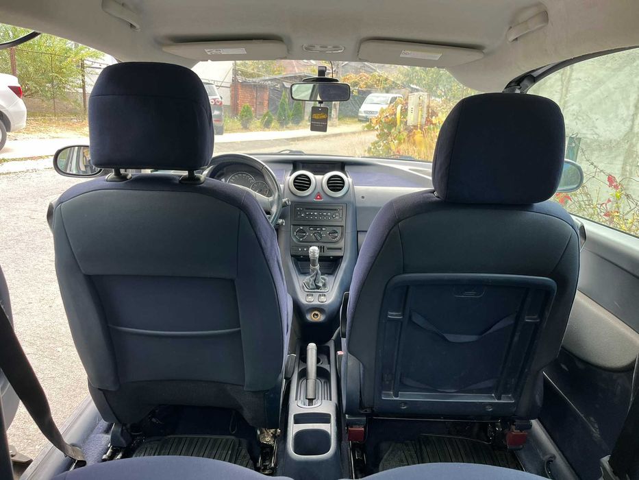 Vand Peugeot 1007, extrem de economica, pret avantajos.