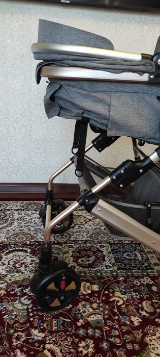 Децкая коляска почти новая