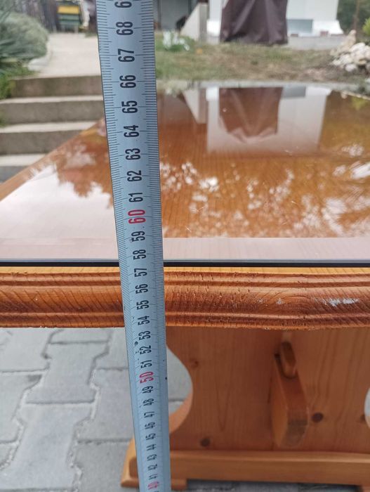 Холна маса от дърво