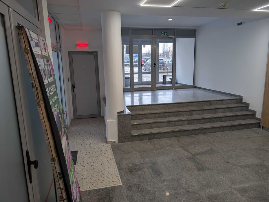 Дава се под наем Офис в София, Зона Б-19 - 12 кв.м за 448.8 € - Снимка #5