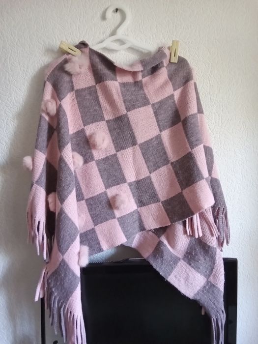 Пончо кофта под джинсы в отличном состоянии