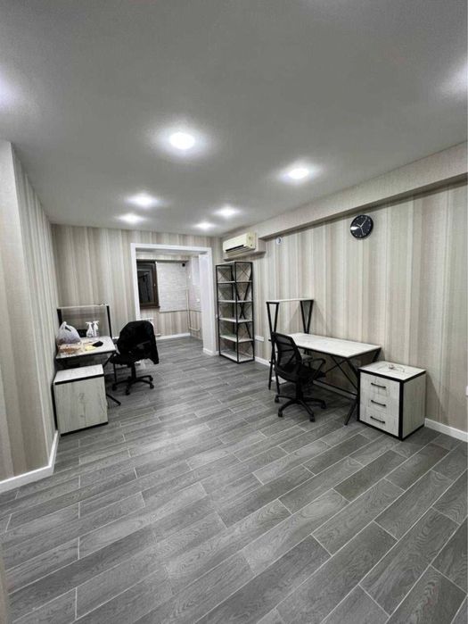 Евро офис с мебелью недолеко от м.Гафура Гуляма