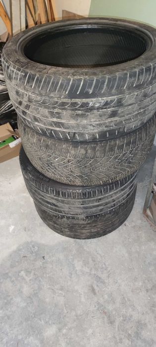 4бр. гуми 245/40/18 дот 40/22   120лв