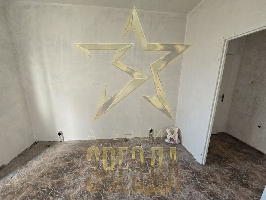 Продава се Тристаен апартамент в Пловдив, Изгрев - 82 кв.м за 1000 €/кв.м - Снимка #2