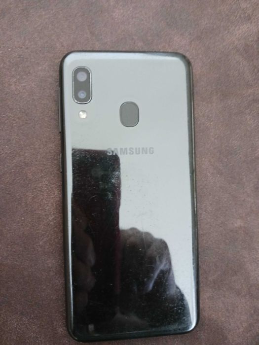 samsung galaxy a20e