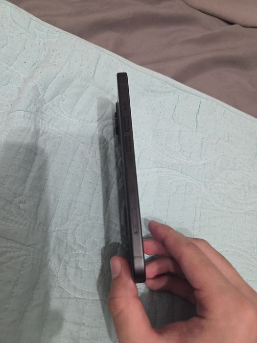 iphone 15 128гб отл сост