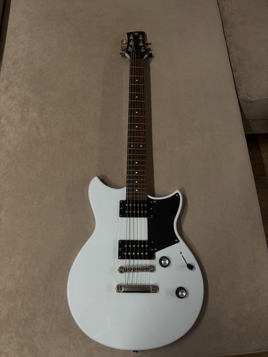 Электрогитара Yamaha RS320