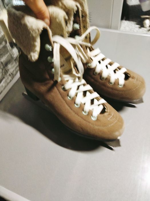 Продам коньки б/у