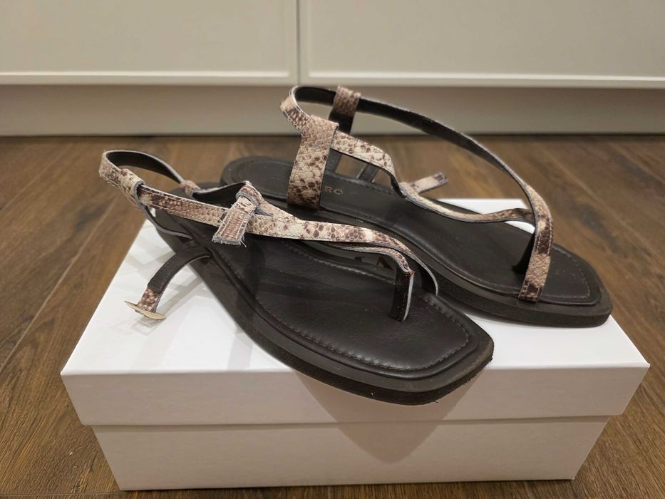 Продаю сандалии - Алматы