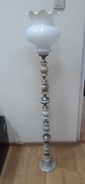 Мраморна ретро лампа